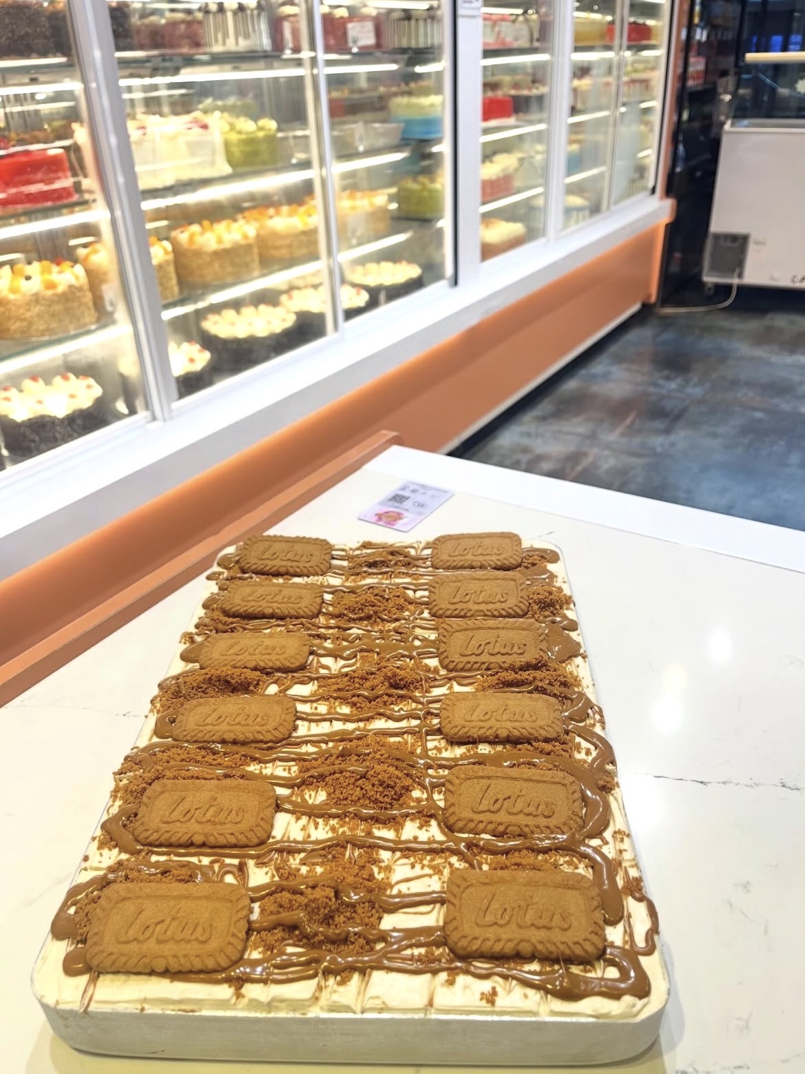 Lotus Biscoff tray cake