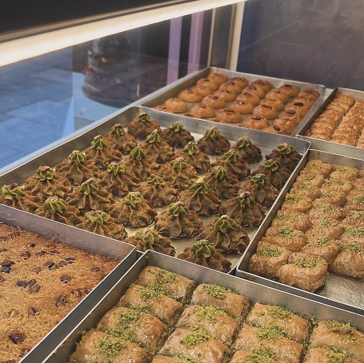 Fresh baklava and pistachio pastries